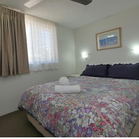Merrima Court Holidays Калаундра Номер фото