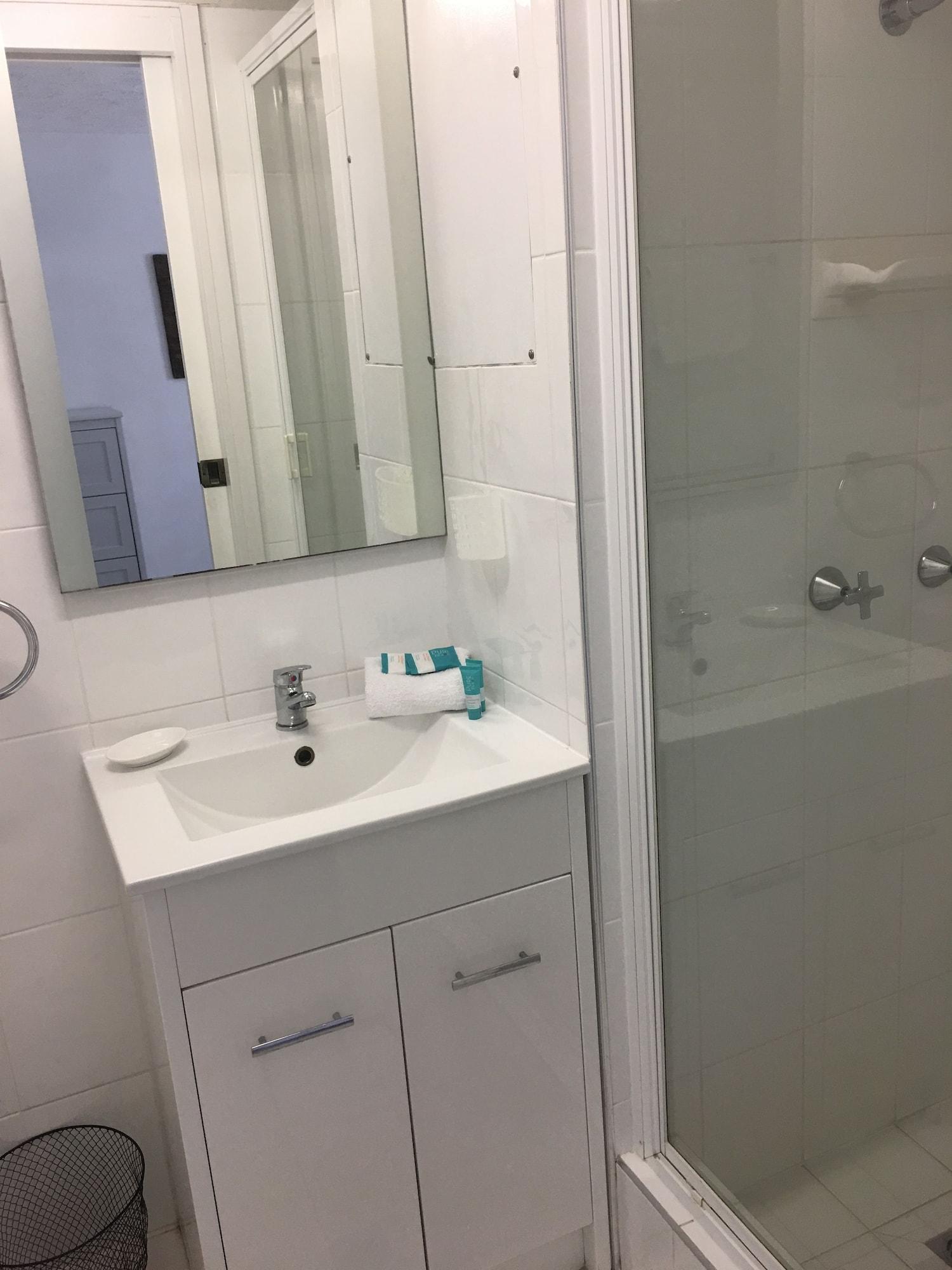 Merrima Court Holidays Калаундра Экстерьер фото