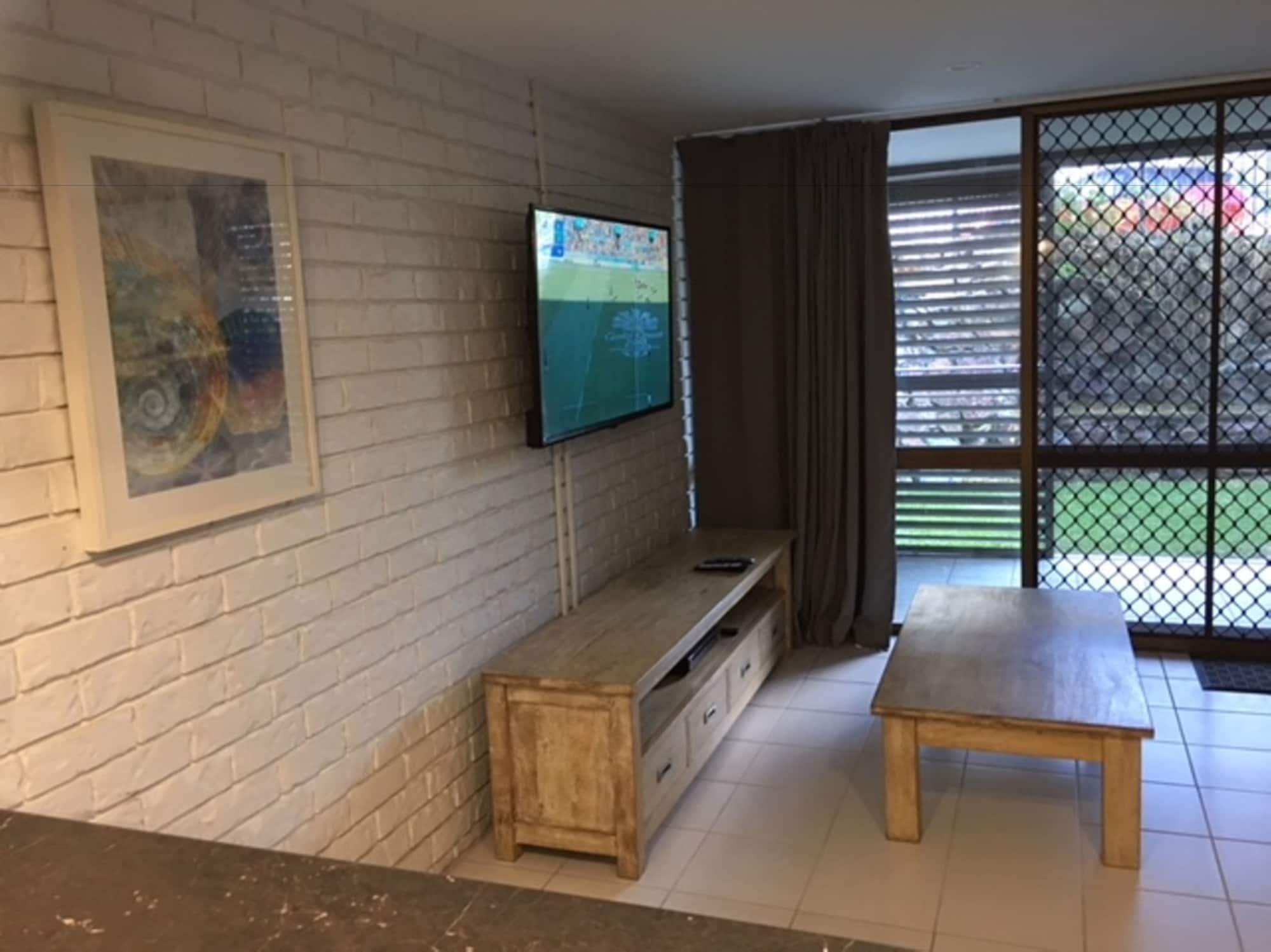 Merrima Court Holidays Калаундра Экстерьер фото