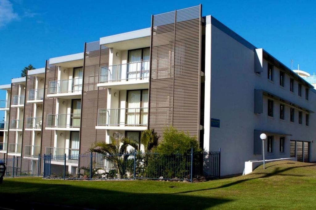 Merrima Court Holidays Калаундра Экстерьер фото