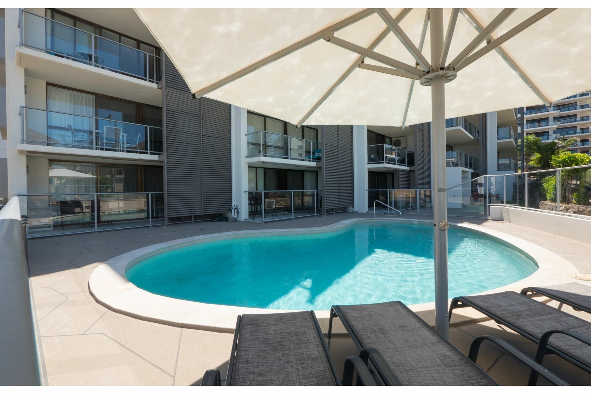 Merrima Court Holidays Калаундра Экстерьер фото